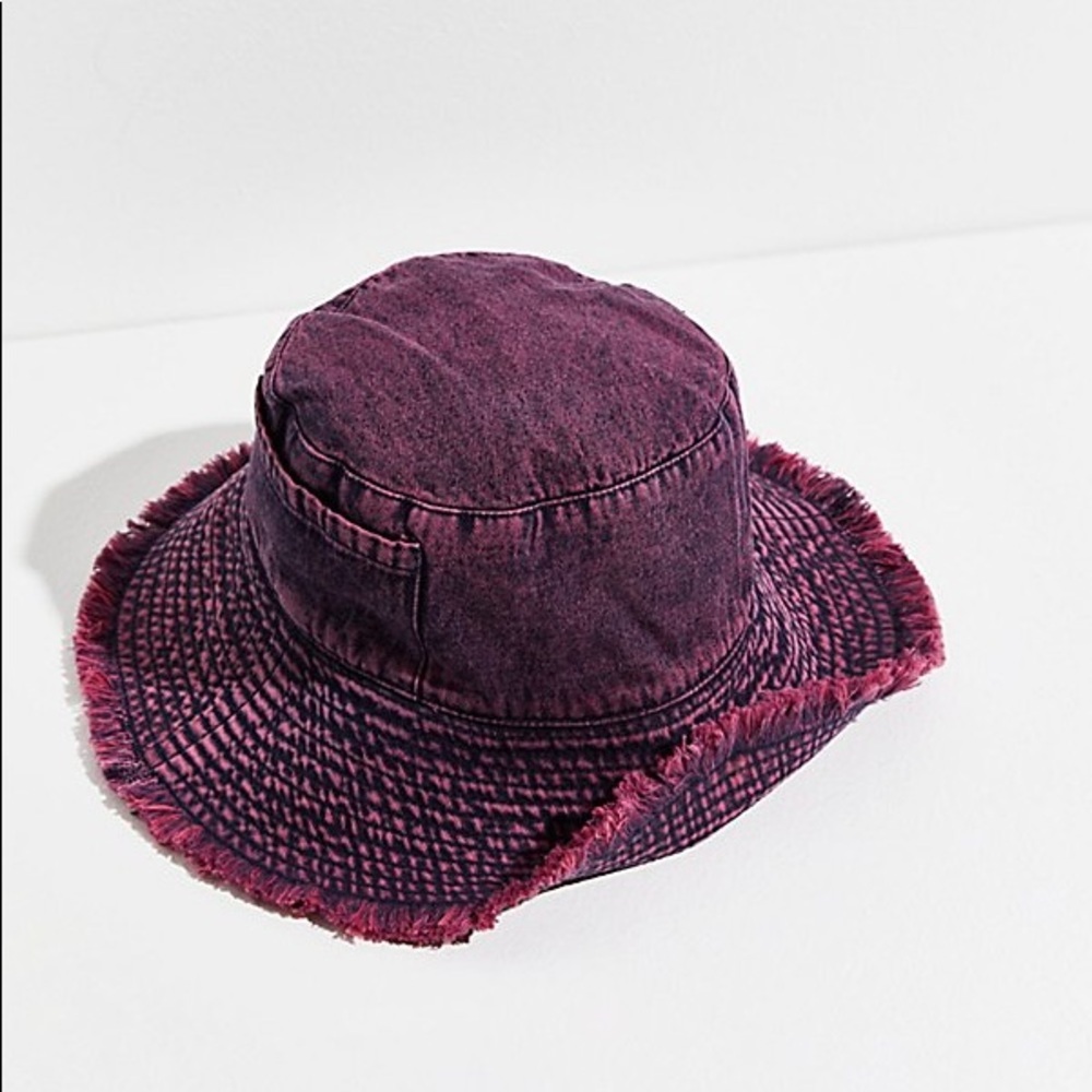 Free People-RAHI
Acid Washed Bucket Hat - Picture 3 of 6